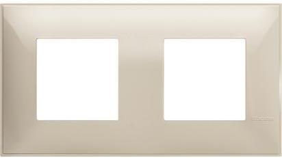Рамка КРЕМ 2х2 мод. НЕМСКИ СТАНДАРТ за монтаж върху носещи рамка 2х2 мод. /блистер/ Classia Bticino