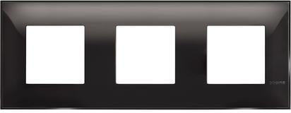 Рамка ЧЕРЕН ГЛАНЦ 3х2 мод. НЕМСКИ СТАНДАРТ за монтаж върху носещи рамки 3х2 мод. /блистер/ Classia Bticino