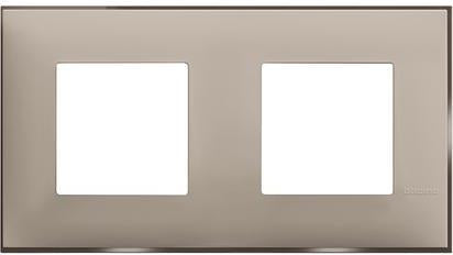 Рамка КРЕМ САТЕН 2х2 мод. НЕМСКИ СТАНДАРТ за монтаж върху носещи рамка 2х2 мод. /блистер/ Classia Bticino