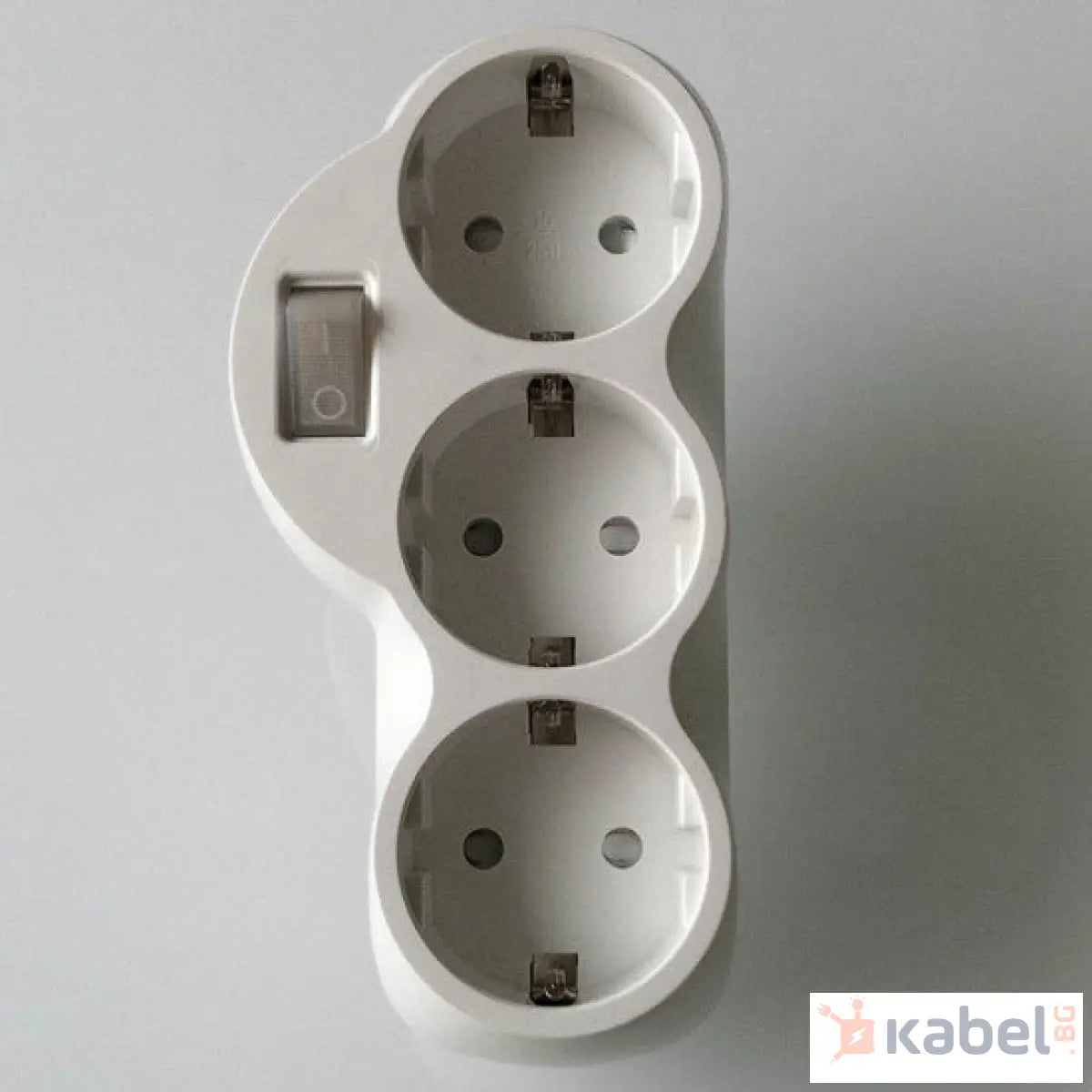 Разклонител - адаптер Бял с ел. ключ