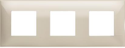 Рамка КРЕМ 3х2 мод. НЕМСКИ СТАНДАРТ за монтаж върху носещи рамки 3х2 мод. /блистер/ Classia Bticino