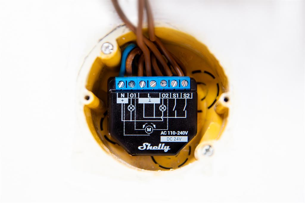 Микромодул Smart реле 2х On/Off или щори 10A изисква неутрала Shelly Plus 2PM - 265031S