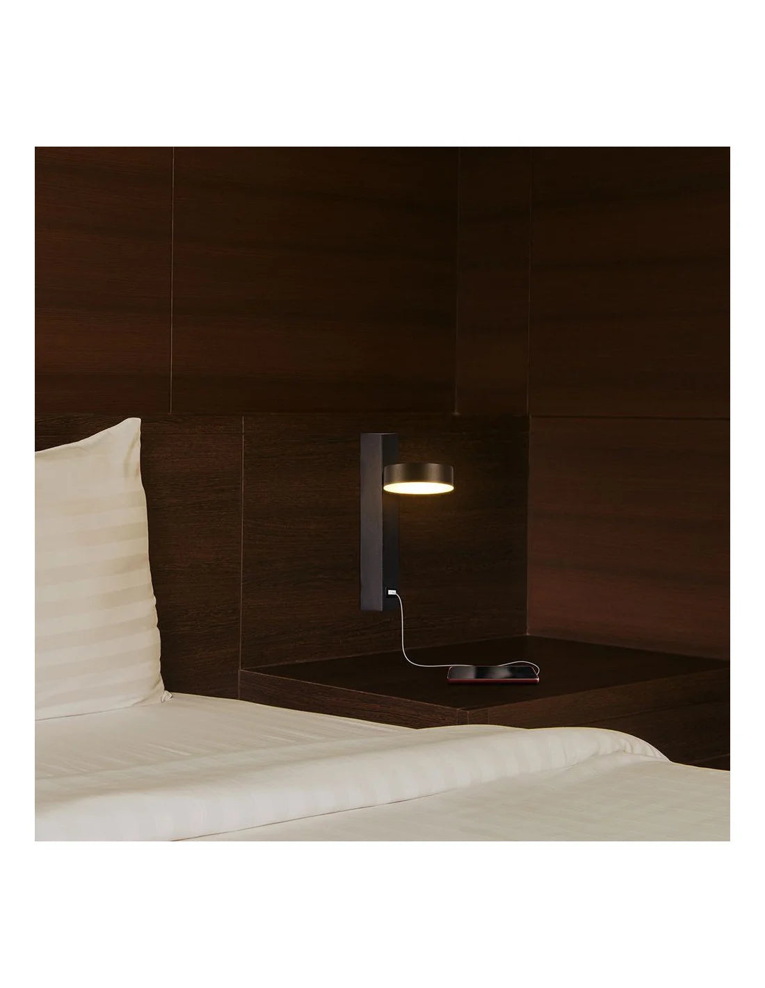 8 W LED Аплик с USB 3000 K Черно Тяло