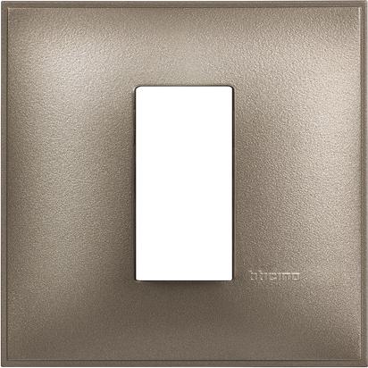 Рамка ТИТАН 1 мод. НЕМСКИ СТАНДАРТ за монтаж върху носеща рамка 2 мод. /блистер/ Classia Bticino