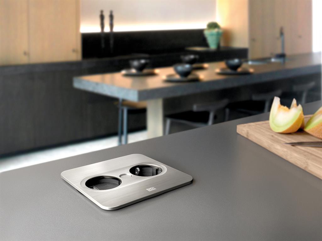 Модул TWIST 2 КВАДРАТЕН с 1 х Шуко и USB тип A + C , с кабел 2 м , цвят Инокс, Bachmann