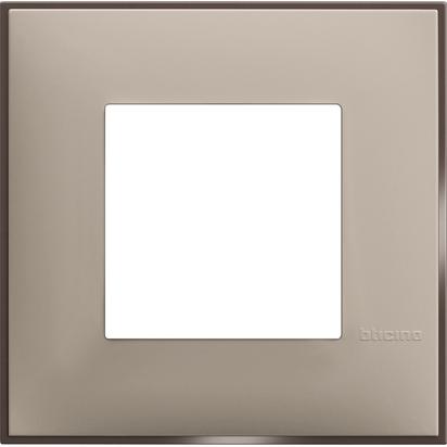 Рамка КРЕМ САТЕН 2 мод. НЕМСКИ СТАНДАРТ за монтаж върху носеща рамка 2 мод. /блистер/ Classia Bticino