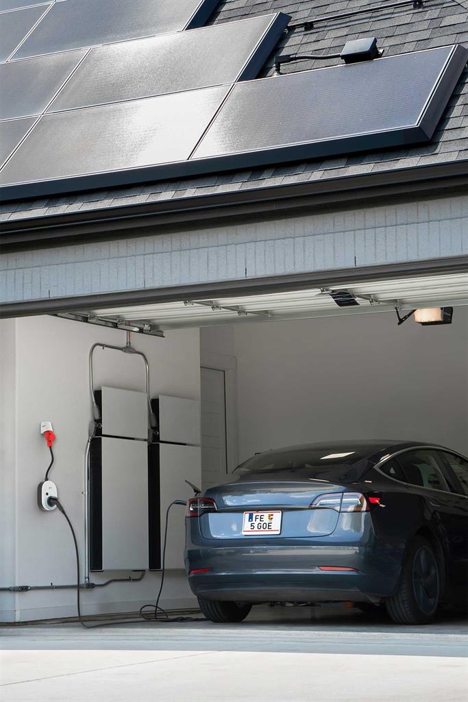 Контролер управление на зареждане чрез PV система , go-e