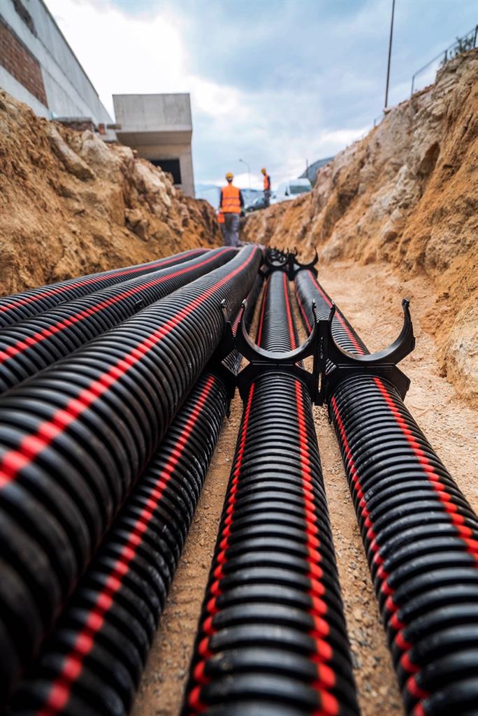 Аранжор за тръба 8 х ф 110 мм цвят Черен HDPE UV Kouvidis