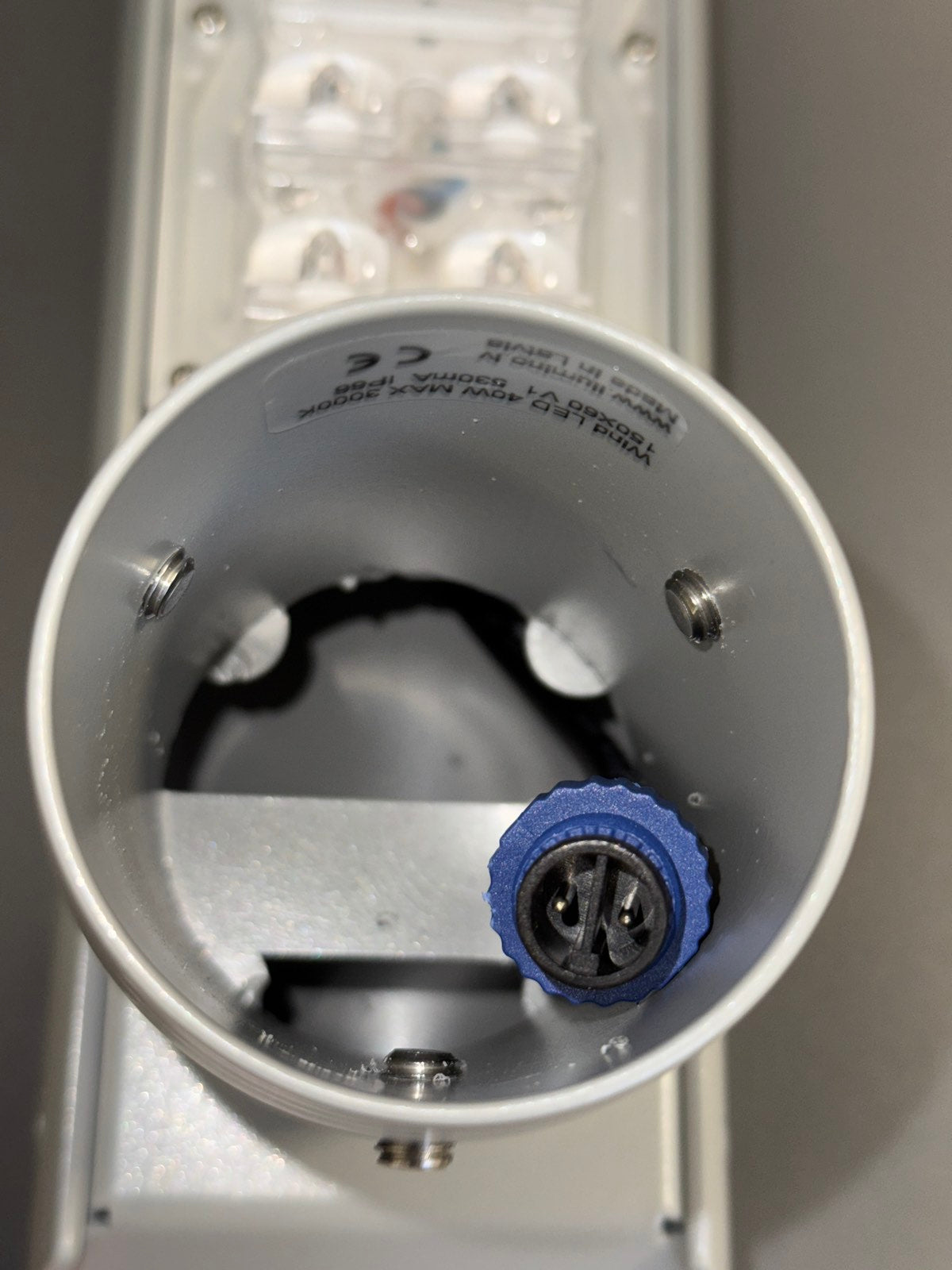 WIND LED Светлинна ефективност 12-36W 135-165 lm/W 3000K/4000K/5000K